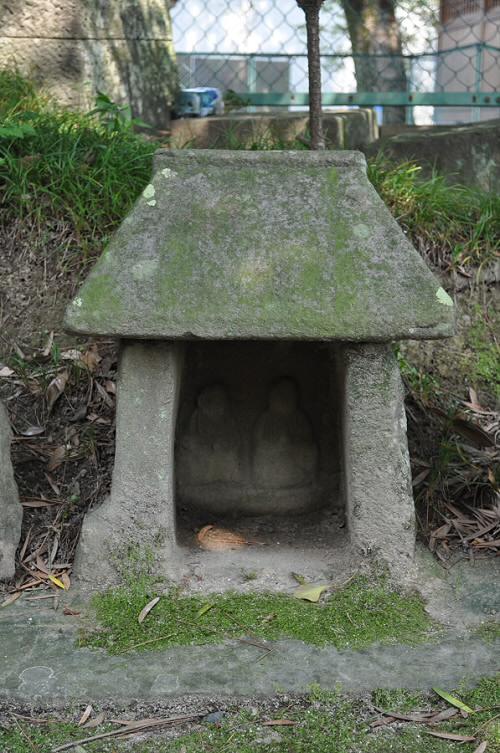 二体地蔵石祠