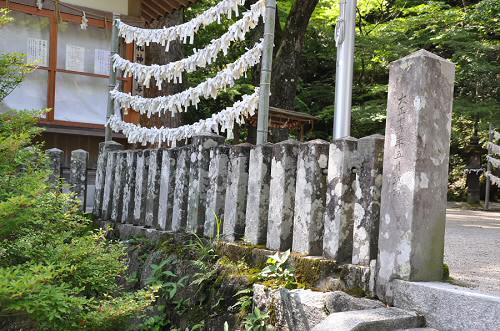 仁比山神社の玉垣