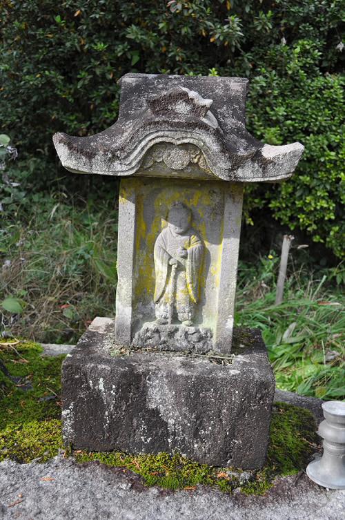 雨宝童子石祠