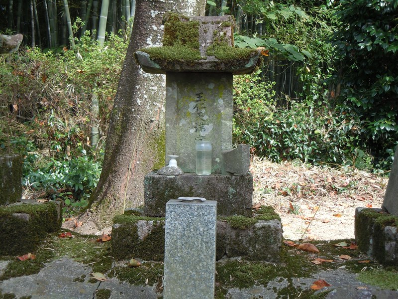 王仁天満宮石祠