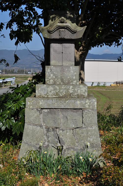 冠者宮石祠