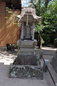 庚申天石祠