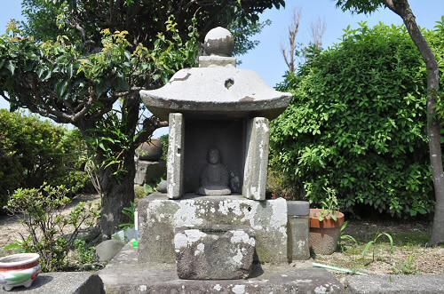 不二庵御本尊　地蔵菩薩像石祠