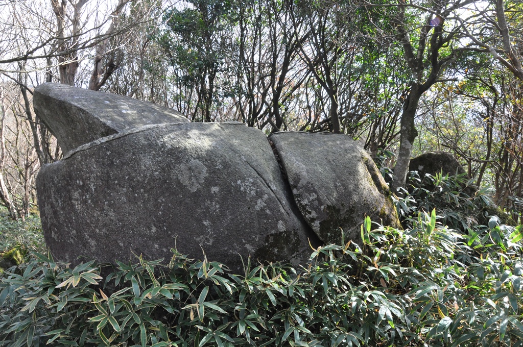 太鼓の岩