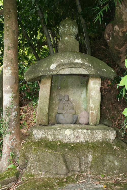 観音石祠