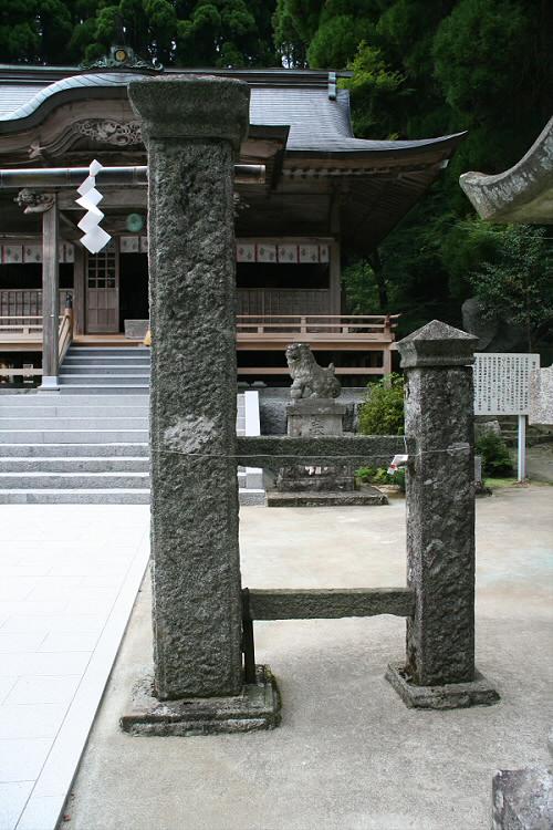 石門柱