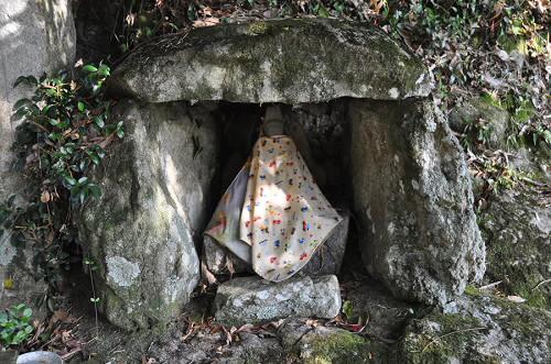 観音石祠